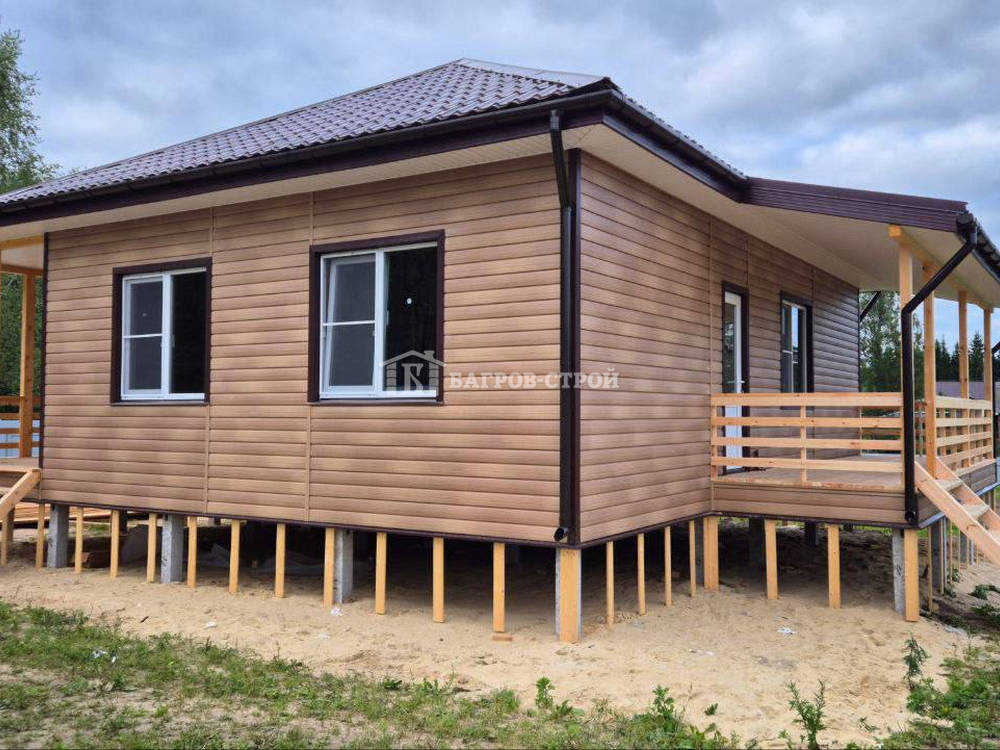 Каркасный дом 10х10 с террасой 2х7м и внутренней 3х3м, Ярославская обл., Некрасовский р-н.